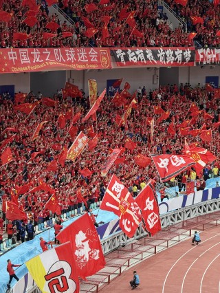 中国今晚国足现场直播(中国今晚足球比赛直播时间)