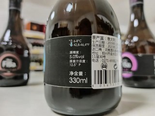 啤酒的酒精度是多少(啤酒的酒精度是多少?)，啤酒的酒精度是多少？，啤酒的酒精度解析，究竟有多少？