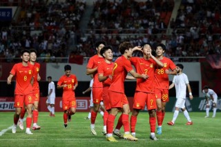 今晚国足比赛的现场直播(今晚国足比赛的现场直播吗英文版视频)