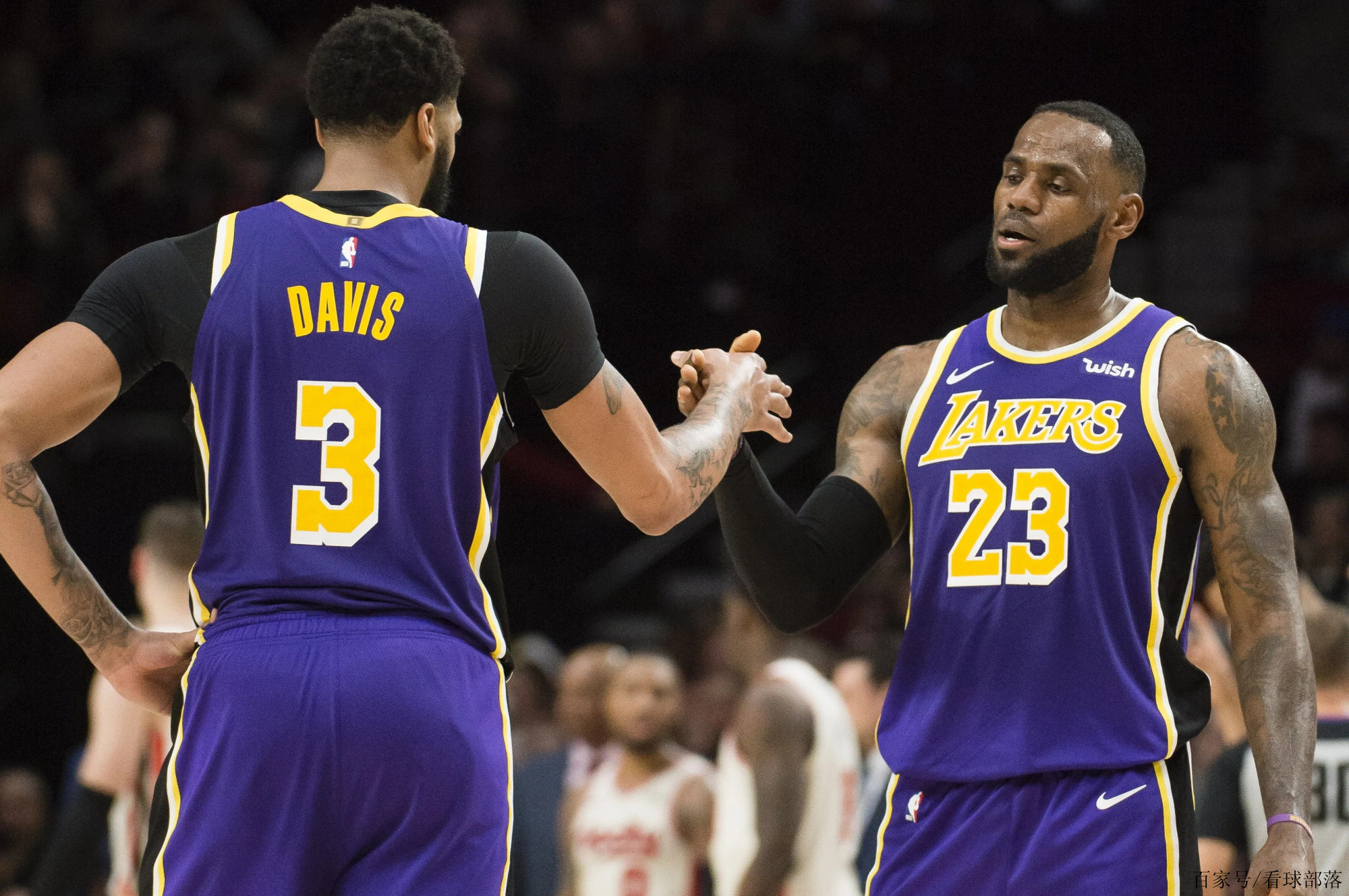 今天nba赛现场直播湖人视频(nba今天直播湖人比赛录像回放)  第2张