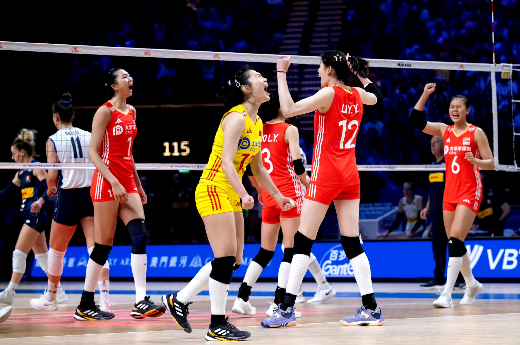 世锦赛中国女排和意大利女排(世锦赛中国女排和意大利女排谁厉害)  第1张